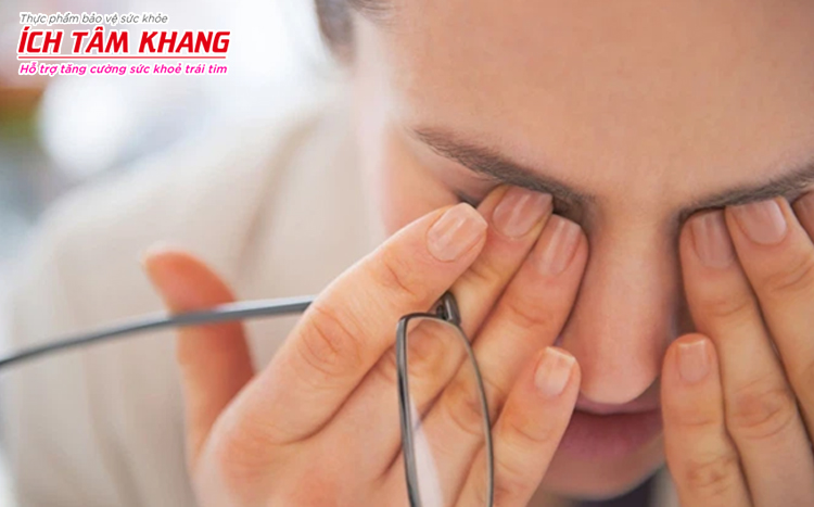 Nếu dùng Natrixam và bị đau mắt khi tiếp xúc với ánh sáng bạn cần báo ngay cho bác sĩ